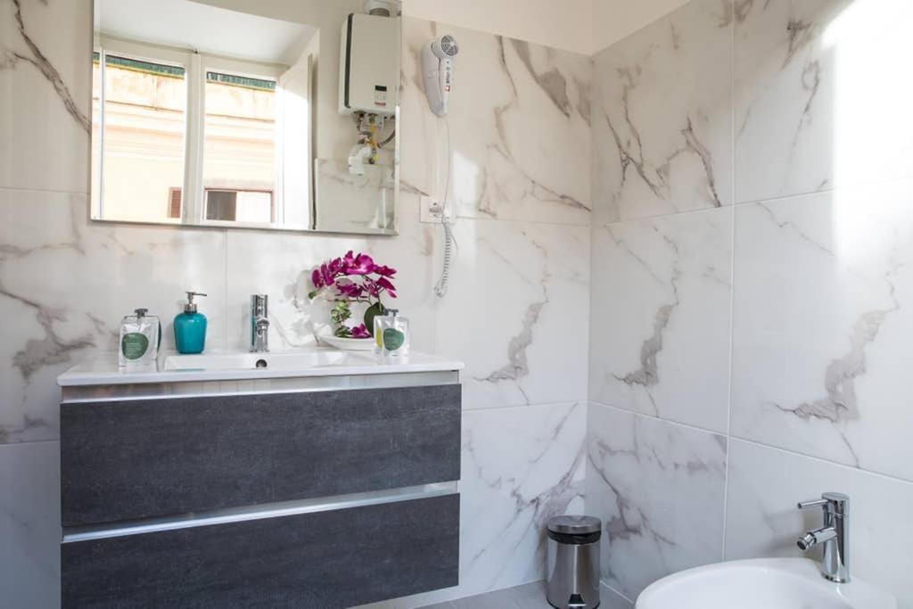 Pink Intimate Jacuzzi Suite Trastevere - Top Collection Rom Exterior foto